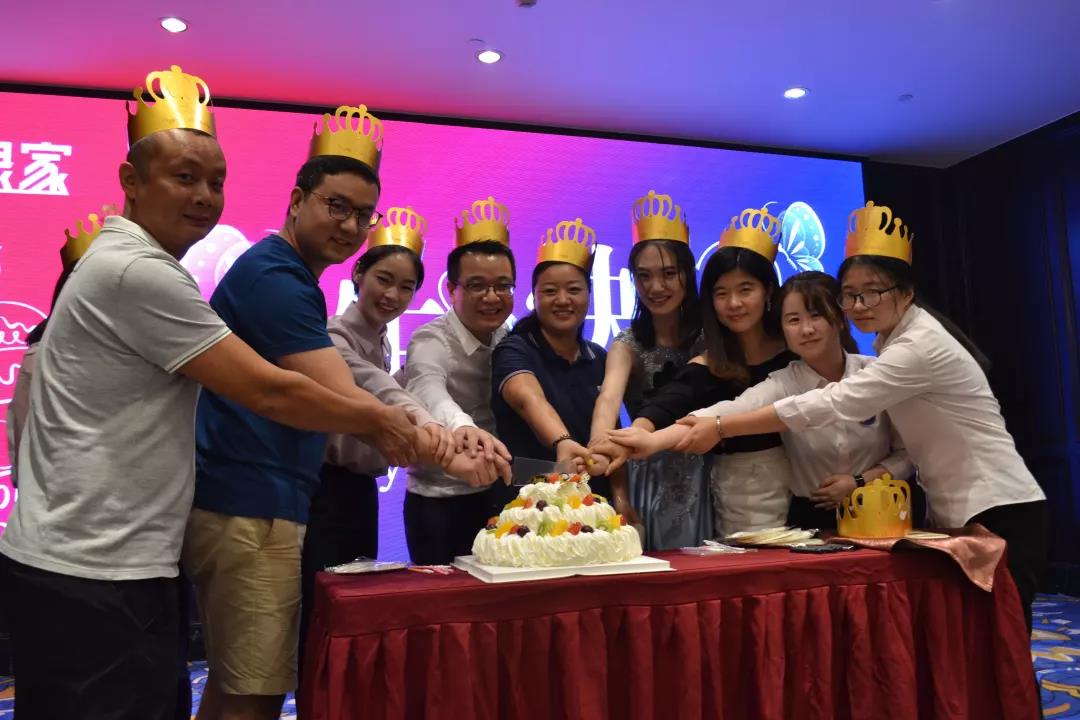 創(chuàng)綠家環(huán)保2018年中工作會(huì)議暨5周年慶典圓滿結(jié)束！