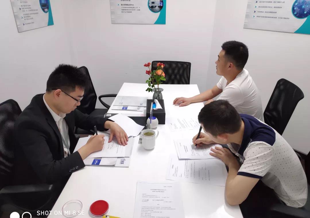 熱烈祝賀王總簽約創綠家江蘇省常州市區級代理！